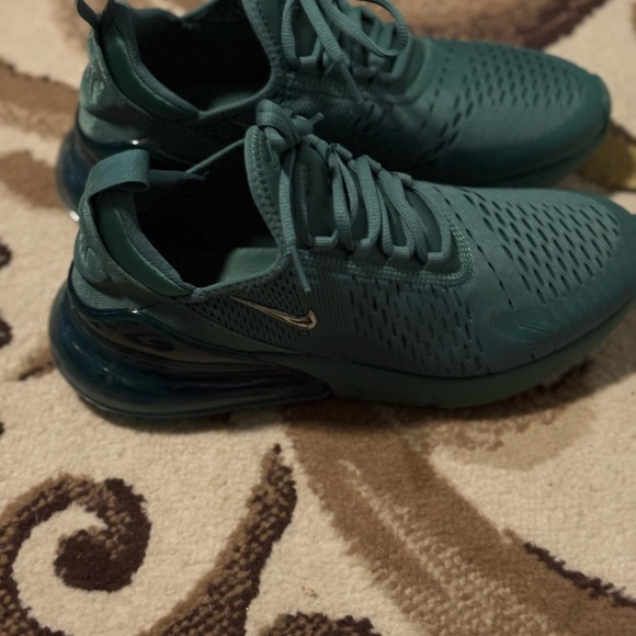 Nike Air Max 270 - Picture 3 of 4